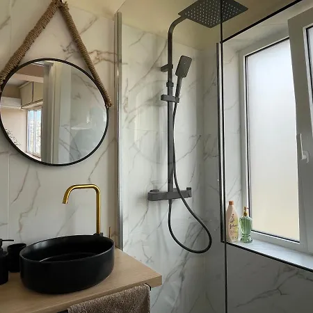 Modern Cityview Flat - 1 Min To Metro - Walk To Acropolis *