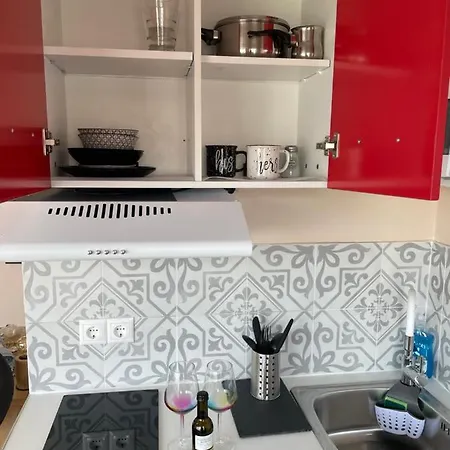 Cozy In Heart Near Metro Fix 100m Atene